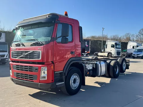 Volvo FM 380 6X2 CABINE CHASSIS PTO